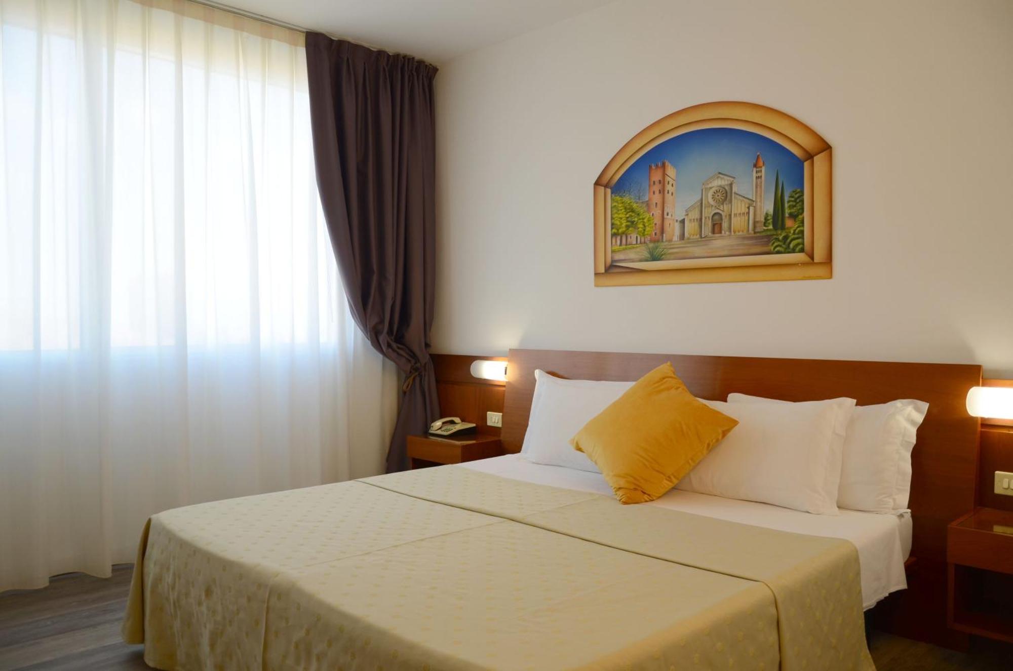 Hotel Krystal Bussolengo Esterno foto