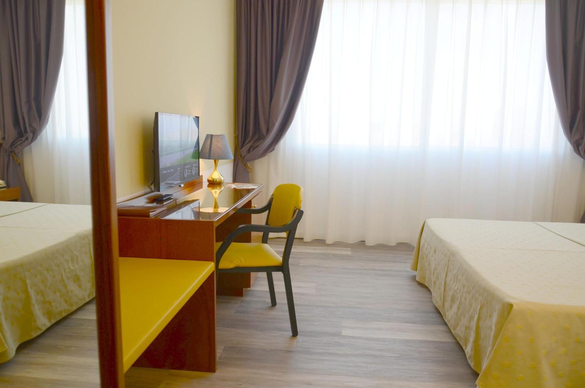 Hotel Krystal Bussolengo Esterno foto